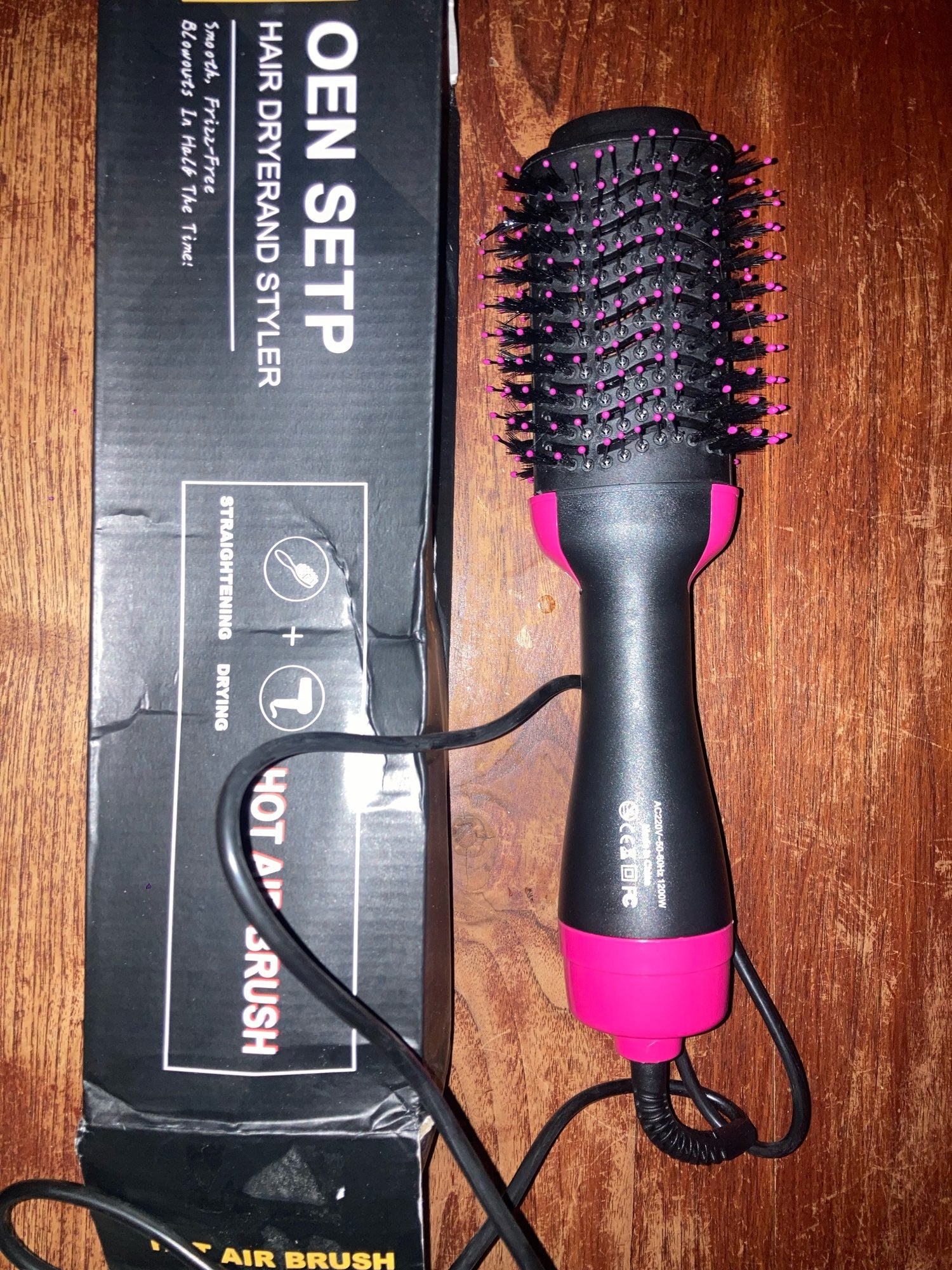 <strong>Elizabeth </strong>Días